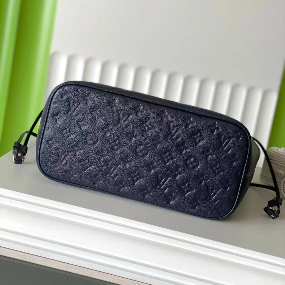 Louis Vuitton Handheld Bags, Chain Bags